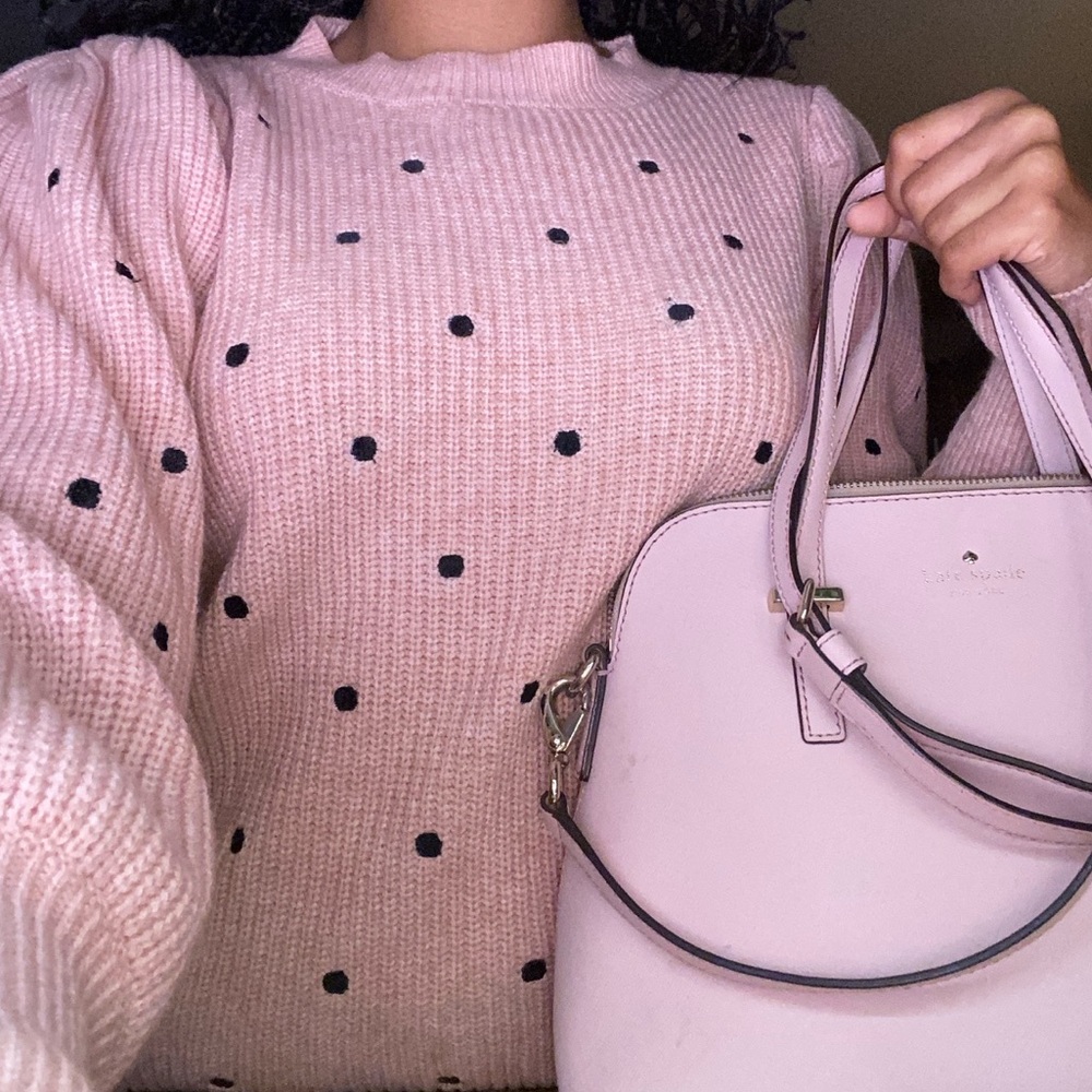 Classy Pink Sweater 💗🖤